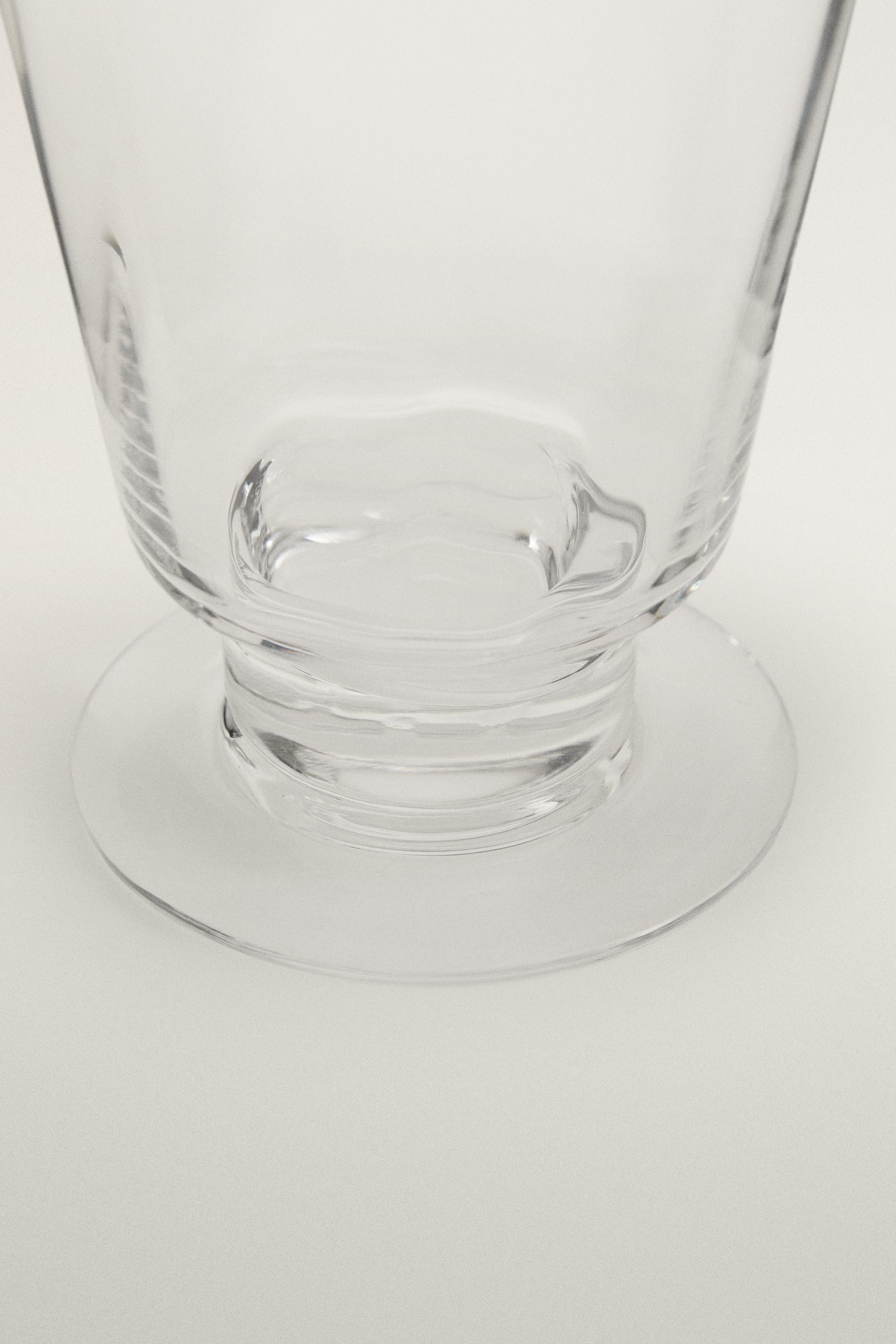 LOW GLASS WITH LINE EFFECT